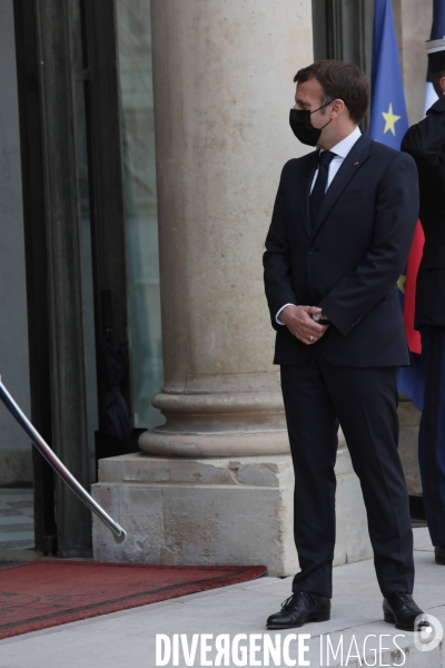 Emmanuel Macron recoit le Premier Ministre de Slovenie