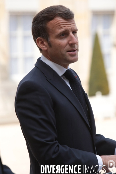 Emmanuel Macron recoit le Premier Ministre de Slovenie