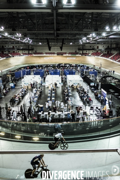 Centre de vaccination du Vélodrome de Saint-Quentin en Yvelines