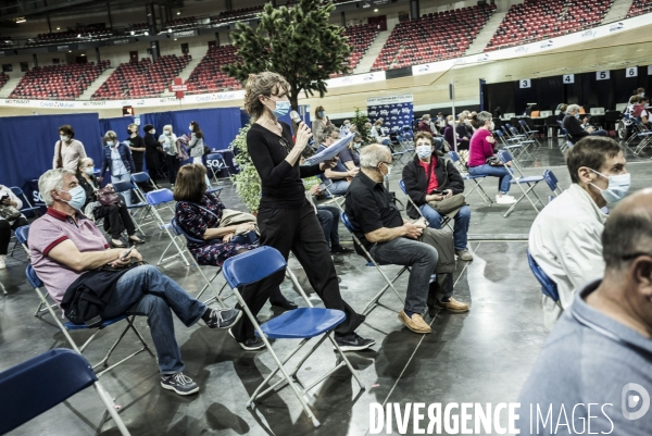 Centre de vaccination du Vélodrome de Saint-Quentin en Yvelines