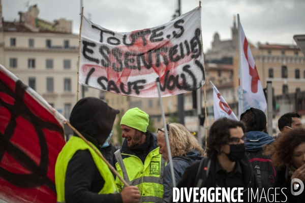 1er mai sous la pluie à Marseille