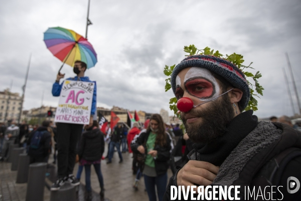 1er mai sous la pluie à Marseille