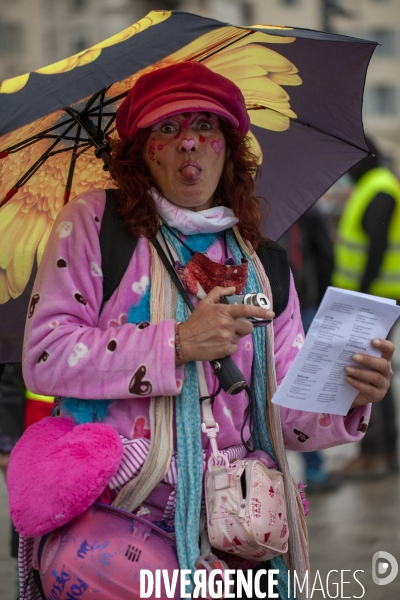 1er mai sous la pluie à Marseille