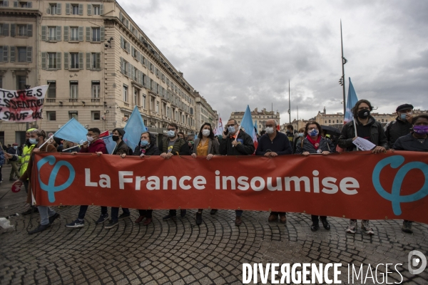 1er mai sous la pluie à Marseille