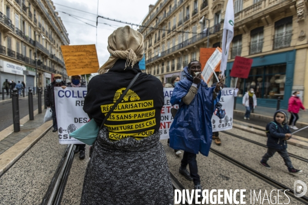 1er mai sous la pluie à Marseille