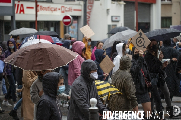 1er mai sous la pluie à Marseille