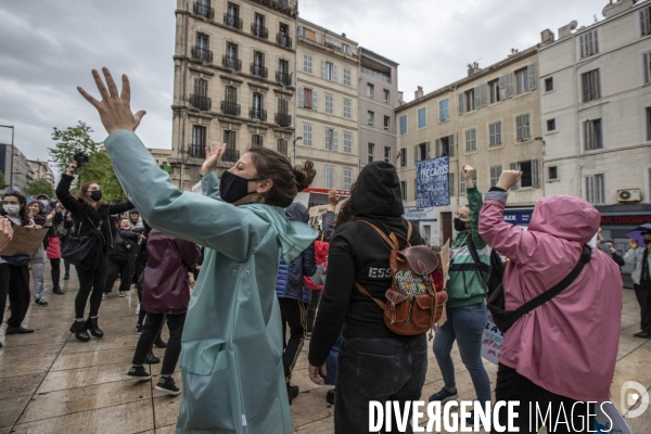 1er mai sous la pluie à Marseille