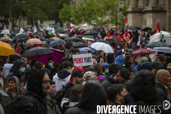 1er mai sous la pluie à Marseille