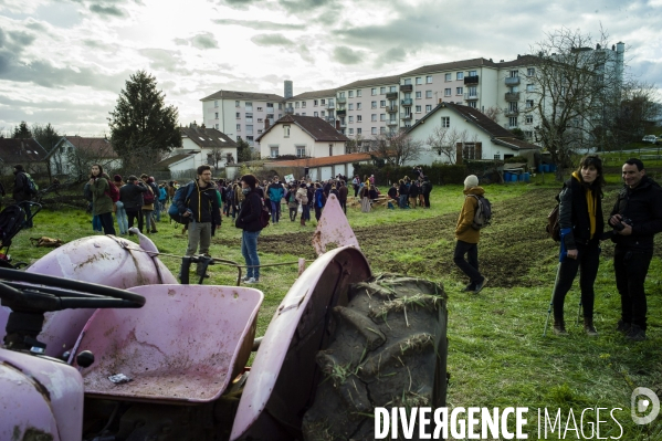 Mobilisation contre l urbanisation des terres des Vaîtes.