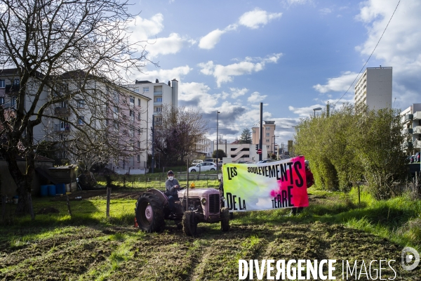 Mobilisation contre l urbanisation des terres des Vaîtes.