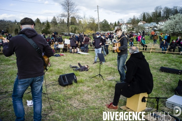 Mobilisation contre l urbanisation des terres des Vaîtes.