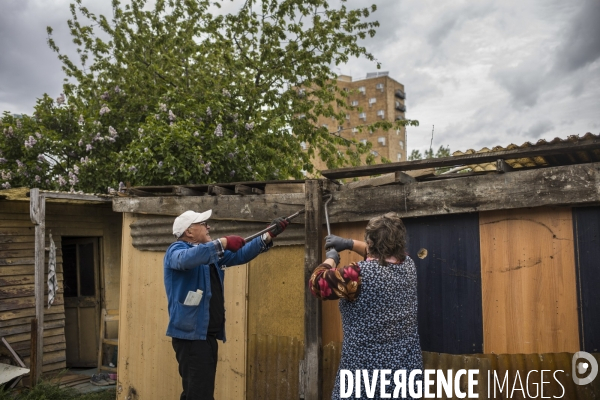 Mobilisation contre la disparition de jardins partages a aubervilliers.