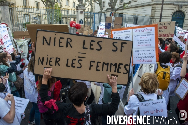 Manifestation des sages femmes