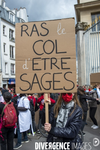 Manifestation des sages femmes