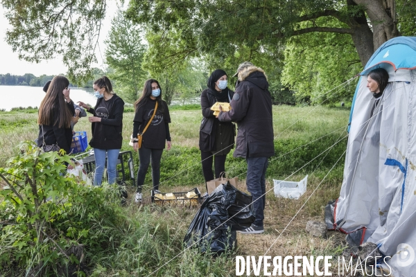 Association  Nejma  d une jeune étudiante musulmane de 22 ans, SOFIA