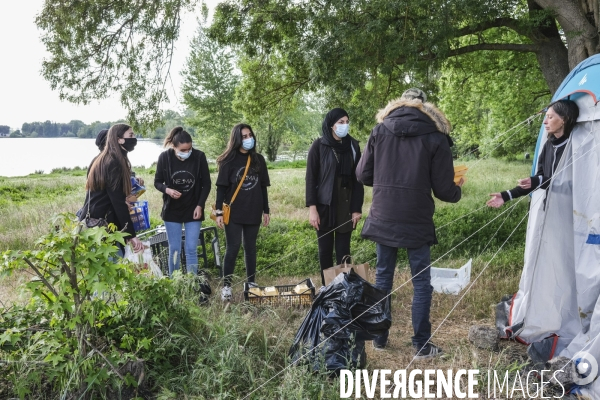 Association  Nejma  d une jeune étudiante musulmane de 22 ans, SOFIA