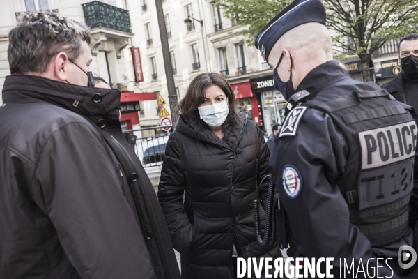 Anne Hidalgo dans le quartier de la goutte d or