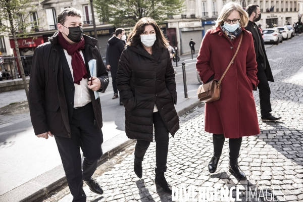 Anne Hidalgo dans le quartier de la goutte d or