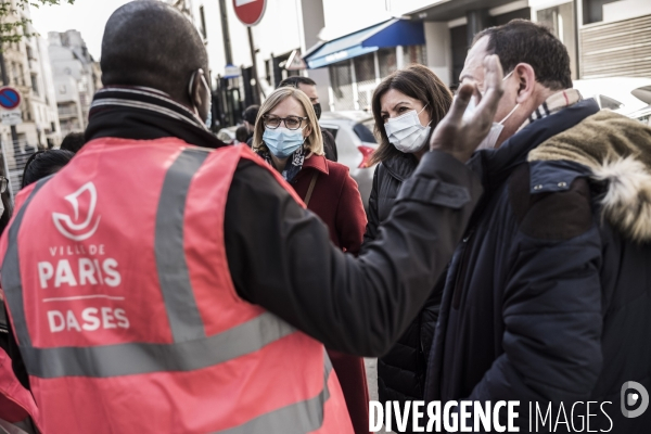 Anne Hidalgo dans le quartier de la goutte d or