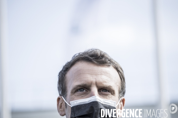 Déplacement d Emmanuel Macron sur le site de l entreprise Delpharm