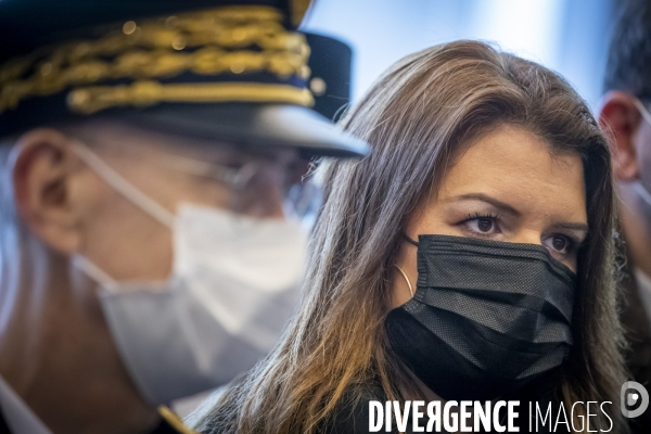 Macron au vaccinodrome de la Porte de Versailles