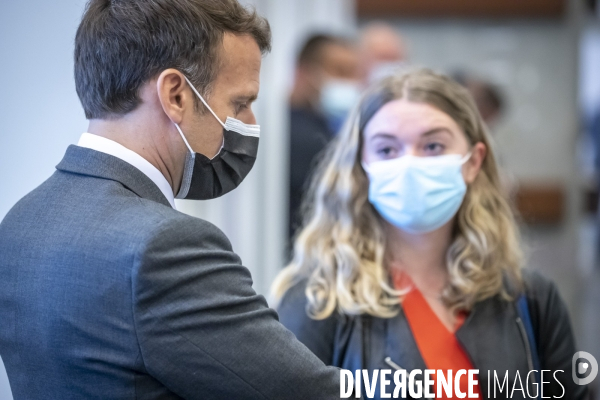 Macron au vaccinodrome de la Porte de Versailles