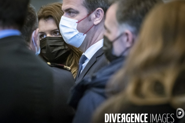 Macron au vaccinodrome de la Porte de Versailles