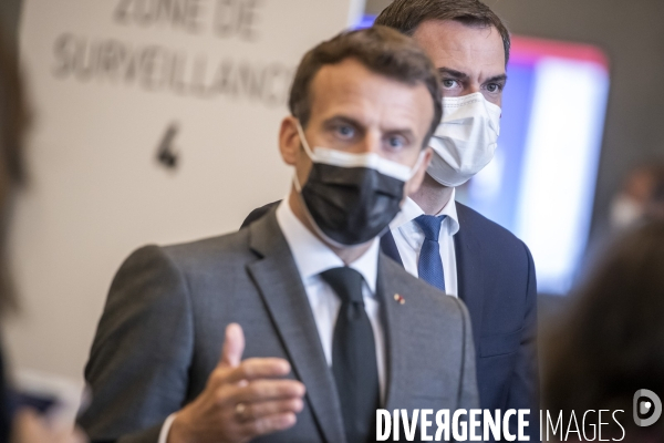 Macron au vaccinodrome de la Porte de Versailles