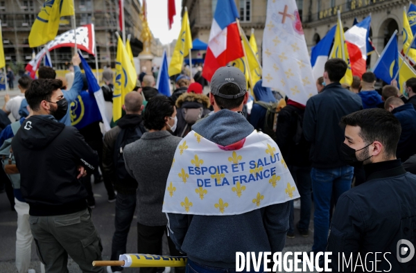 Défilé de l Action Française pour rendre hommage à Jeanne d Arc