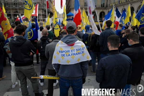 Défilé de l Action Française pour rendre hommage à Jeanne d Arc