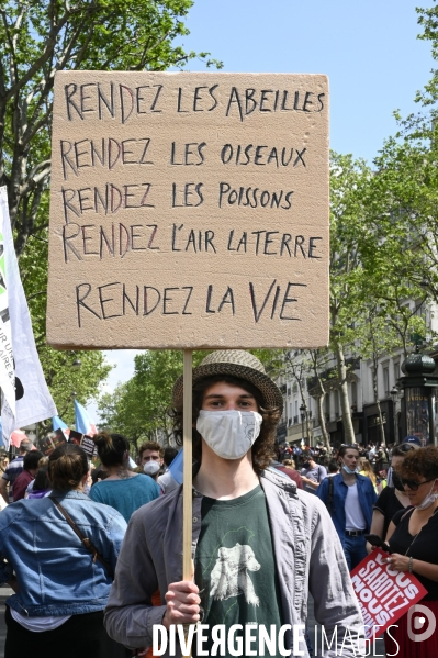 Marche pour le climat 2021, le 9 mai à Paris. Walk for the climate.