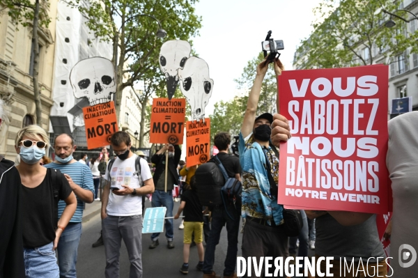 Marche pour le climat 2021, le 9 mai à Paris. Walk for the climate.