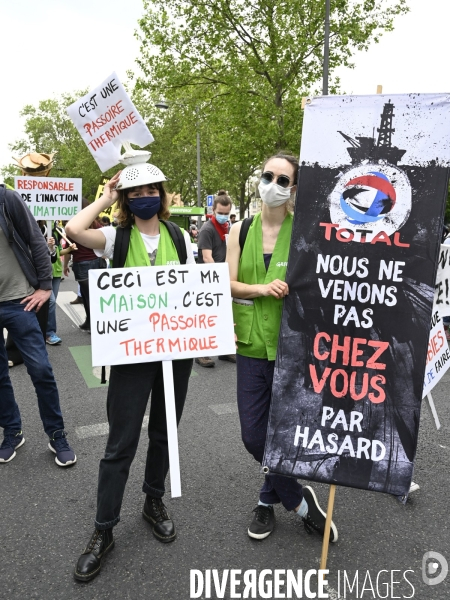 Marche pour le climat 2021, le 9 mai à Paris. Walk for the climate.