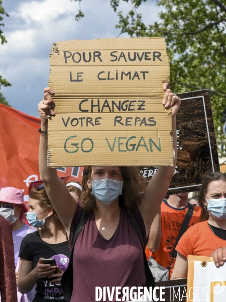 Marche pour le climat 2021, le 9 mai à Paris. Walk for the climate.