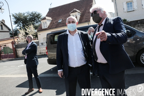 Laurent pietraszewski visite une maison de sante a nogent sur oise