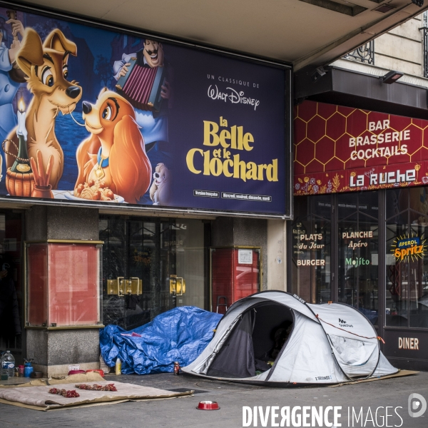 Sans abris a la rue, paris.