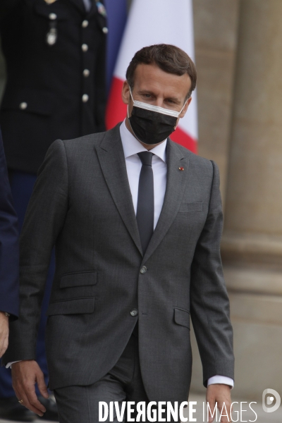 Emmanuel Macron recoit le President argentin