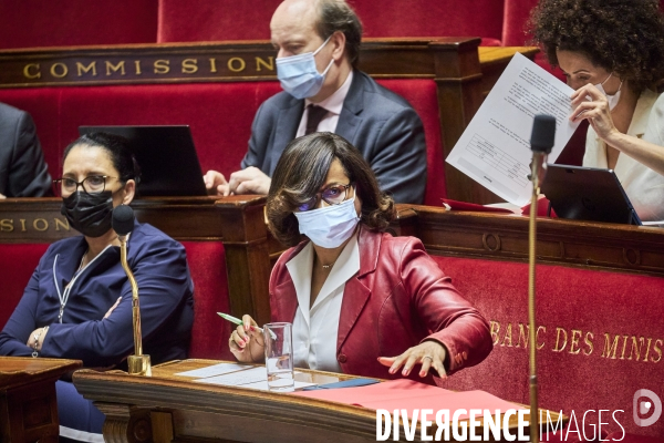 Examen de la loi pour Accélérer l égalité économique