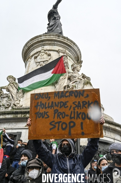 Manifestation interdite en soutien à la Palestine, à Paris. Demonstration for the Palestinians in Paris.