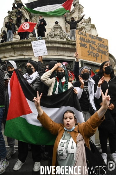 Manifestation interdite en soutien à la Palestine, à Paris. Demonstration for the Palestinians in Paris.