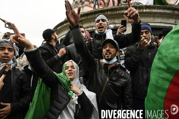 Manifestation interdite en soutien à la Palestine, à Paris. Demonstration for the Palestinians in Paris.