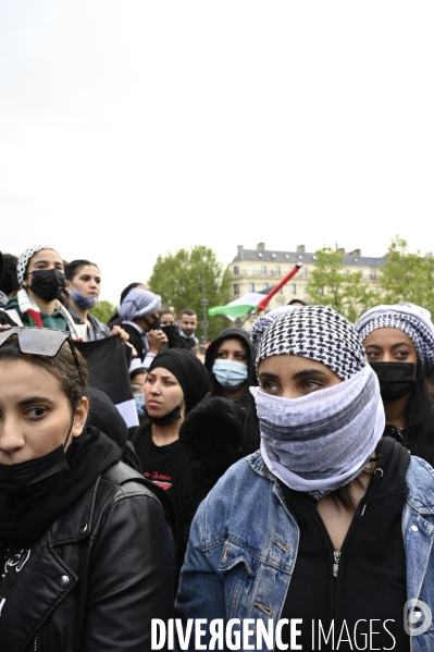 Manifestation interdite en soutien à la Palestine, à Paris. Demonstration for the Palestinians in Paris.