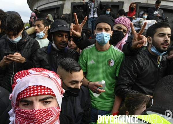 Manifestation interdite en soutien à la Palestine, à Paris. Demonstration for the Palestinians in Paris.