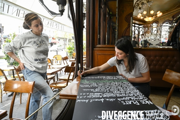 Déconfinement : réouverture des bars et restaurants en France. Covid-19. The Covid-19 Coronavirus. Deconfinement: reopening of bars and restaurants in France.