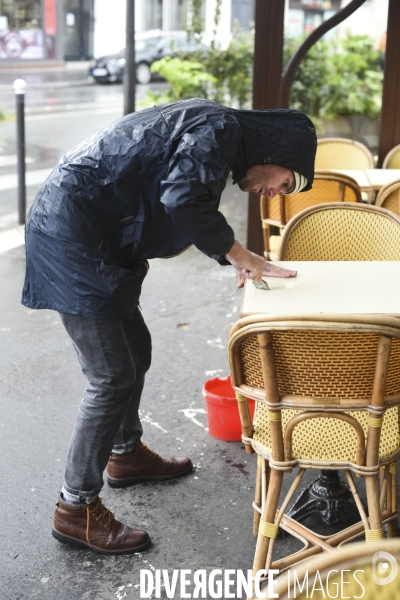 Déconfinement : réouverture des bars et restaurants en France. Covid-19. The Covid-19 Coronavirus. Deconfinement: reopening of bars and restaurants in France.