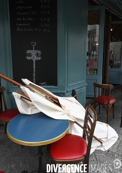 Déconfinement : réouverture des bars et restaurants en France. Covid-19. The Covid-19 Coronavirus. Deconfinement: reopening of bars and restaurants in France.