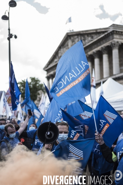 Rassemblement à l appel des syndicats de police.