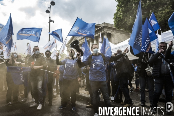 Rassemblement à l appel des syndicats de police.