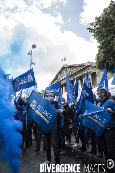 Rassemblement à l appel des syndicats de police.