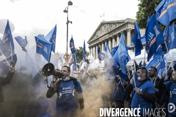 Rassemblement à l appel des syndicats de police.